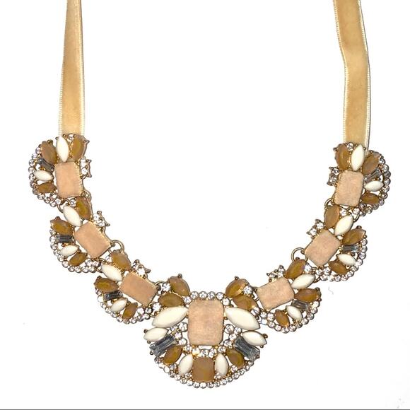 Nude Jeweled Bib Statement Necklace - Picture 6 of 11